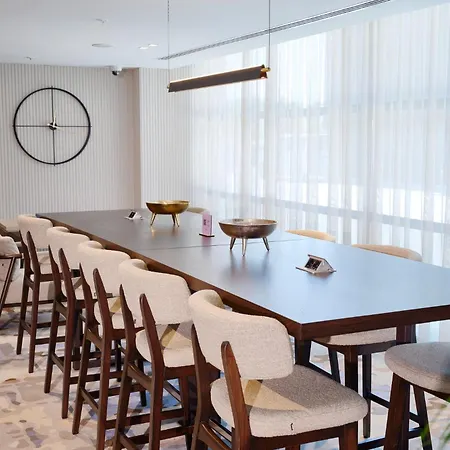 Crowne Plaza Zeytinburnu By Ihg מלון