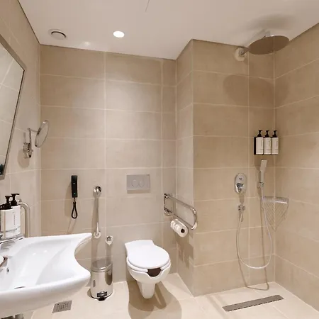 Crowne Plaza Zeytinburnu By Ihg מלון